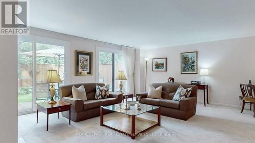 61 James Foxway, Toronto, ON - Indoor Photo Showing Living Room