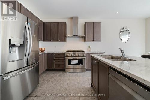 3939 Lodi Road, Burlington, ON - Indoor Photo Showing Kitchen With Double Sink