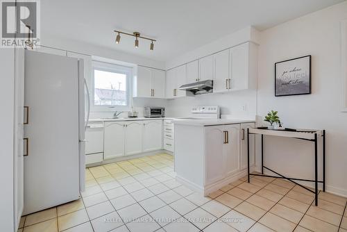 860 Apple Gate Court, Mississauga, ON - Indoor Photo Showing Kitchen