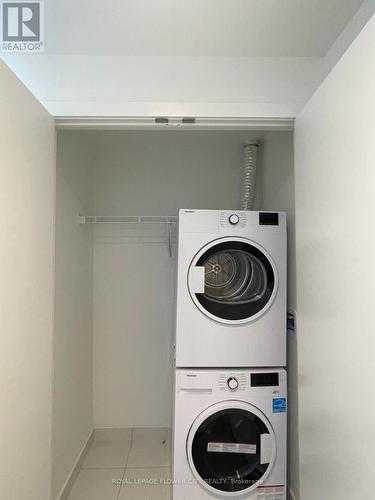 1216 - 28 Ann Street, Mississauga, ON - Indoor Photo Showing Laundry Room