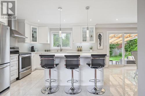 1452 Gibson Drive, Oakville, ON - Indoor Photo Showing Kitchen With Upgraded Kitchen