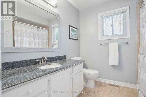 1452 Gibson Drive, Oakville, ON - Indoor Photo Showing Bathroom