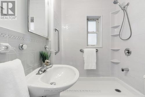 297 St Helens Avenue, Toronto, ON - Indoor Photo Showing Bathroom