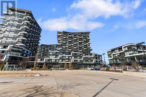 727 - 2485 Taunton Road, Oakville, ON - Outdoor