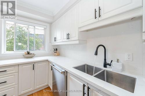 47 - 2145 Sherobee Road, Mississauga, ON - Indoor Photo Showing Kitchen