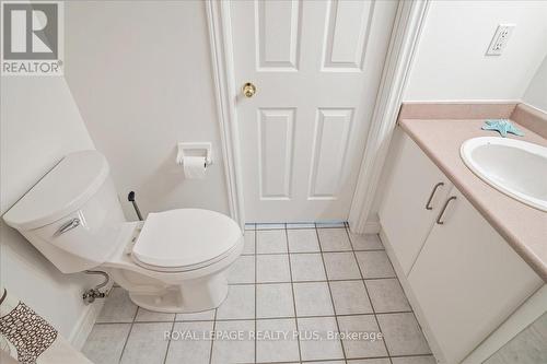 11 - 1751 Lampman Avenue, Burlington, ON - Indoor Photo Showing Bathroom