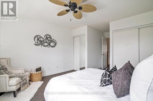 11 - 1751 Lampman Avenue, Burlington, ON - Indoor Photo Showing Bedroom