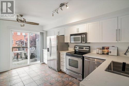 11 - 1751 Lampman Avenue, Burlington, ON - Indoor Photo Showing Kitchen