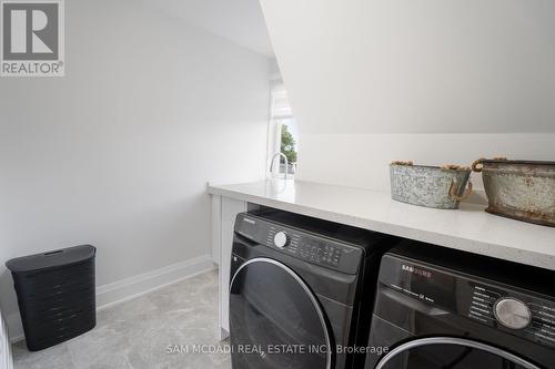 11A Maple Avenue N, Mississauga, ON - Indoor Photo Showing Laundry Room