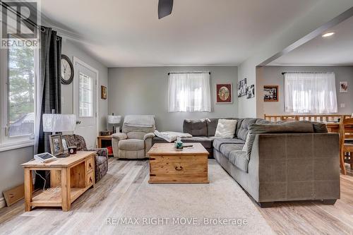 447 Sundial Drive, Orillia, ON - Indoor Photo Showing Living Room