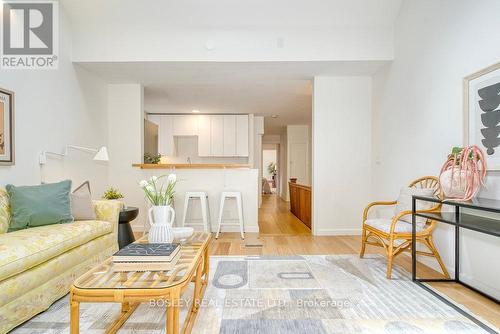 7 Howard Park Avenue, Toronto, ON - Indoor Photo Showing Living Room