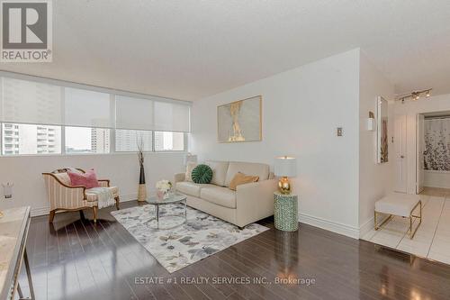 802 - 3590 Kaneff Crescent, Mississauga, ON - Indoor Photo Showing Living Room
