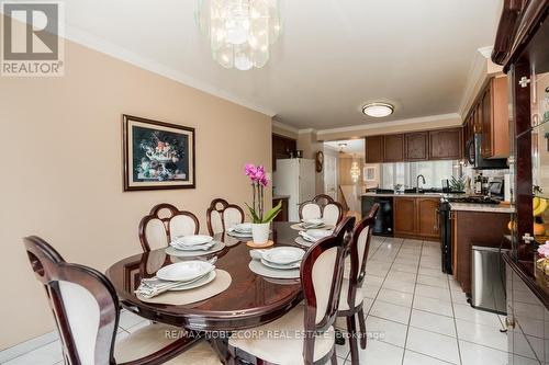 5406 Kinglet Avenue, Mississauga, ON - Indoor Photo Showing Dining Room