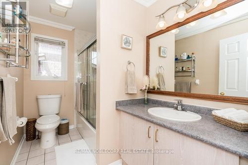 5406 Kinglet Avenue, Mississauga, ON - Indoor Photo Showing Bathroom