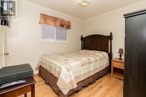 5406 Kinglet Avenue, Mississauga, ON - Indoor Photo Showing Bedroom