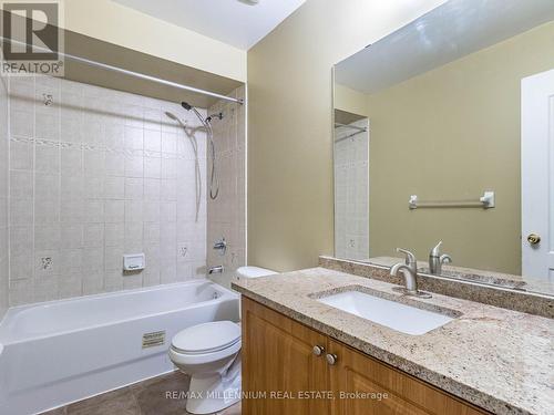 172 Pefferlaw Circle, Brampton, ON - Indoor Photo Showing Bathroom