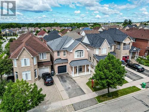 172 Pefferlaw Circle, Brampton, ON - Outdoor With Facade