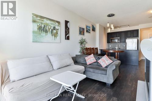 3408 - 510 Curran Place, Mississauga, ON - Indoor Photo Showing Living Room