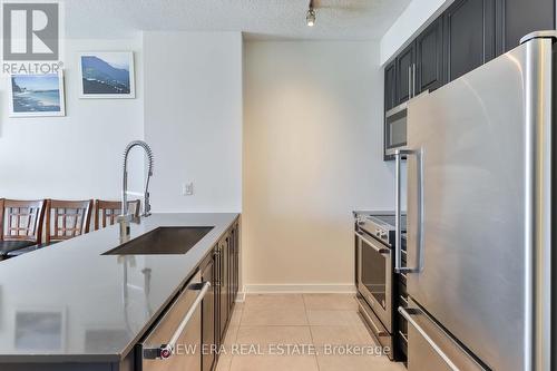 3408 - 510 Curran Place, Mississauga, ON - Indoor Photo Showing Kitchen With Stainless Steel Kitchen
