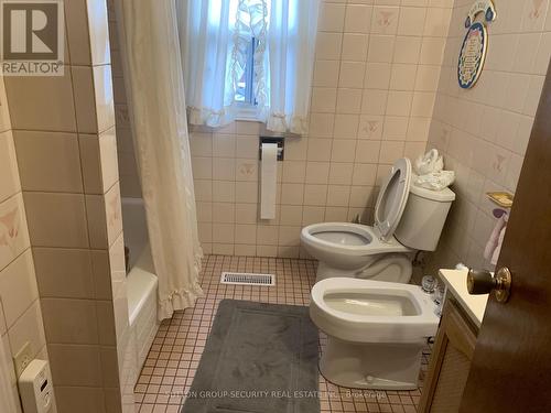 894 Ossington Avenue, Toronto (Dovercourt-Wallace Emerson-Junction), ON - Indoor Photo Showing Bathroom