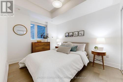 402 - 63 Ruskin Avenue, Toronto, ON - Indoor Photo Showing Bedroom