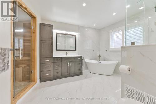 33 Hartford Trail, Brampton, ON - Indoor Photo Showing Bathroom