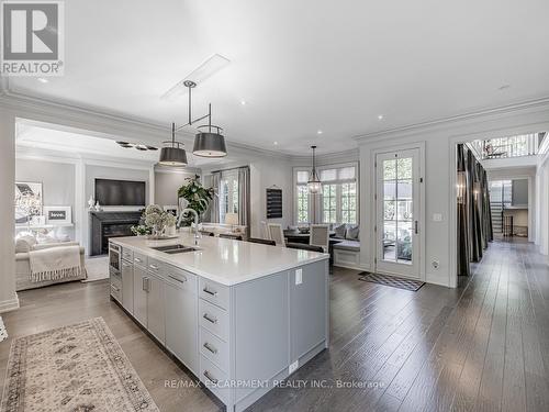 393 Maple Grove Drive, Oakville (Eastlake), ON - Indoor Photo Showing Kitchen With Double Sink