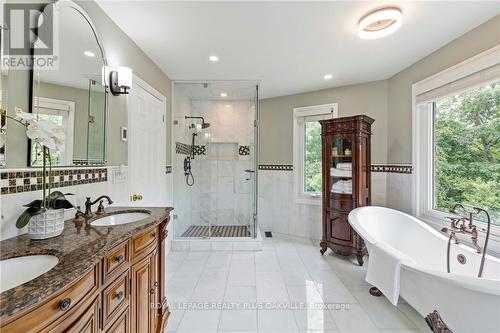 1297 Golden Meadow Trail, Oakville, ON - Indoor Photo Showing Bathroom