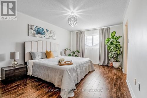 622 Claymeadow Avenue, Mississauga, ON - Indoor Photo Showing Bedroom