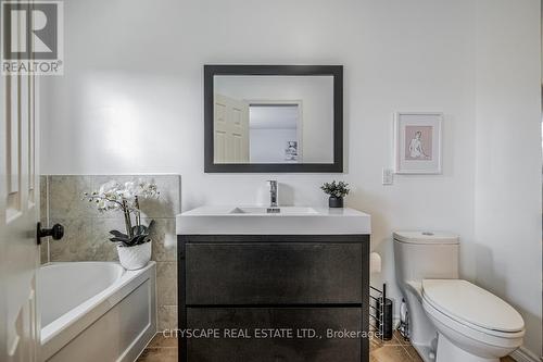 622 Claymeadow Avenue, Mississauga, ON - Indoor Photo Showing Bathroom