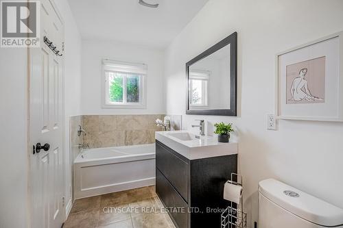 622 Claymeadow Avenue, Mississauga, ON - Indoor Photo Showing Bathroom