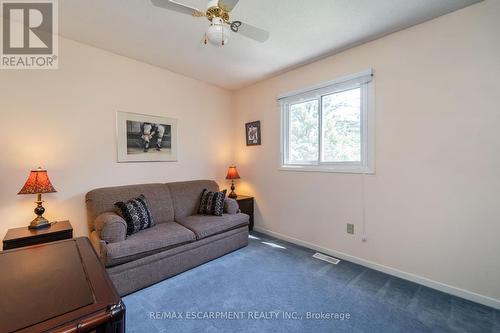 796 Thistle Down Court, Mississauga, ON - Indoor Photo Showing Living Room