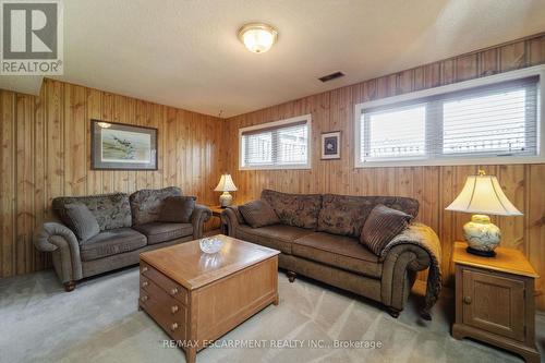 796 Thistle Down Court, Mississauga, ON - Indoor Photo Showing Living Room