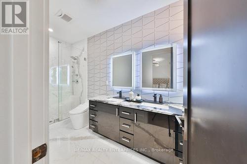 7A Iroquois Avenue, Mississauga, ON - Indoor Photo Showing Bathroom