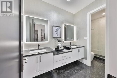 7A Iroquois Avenue, Mississauga, ON - Indoor Photo Showing Bathroom