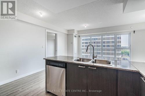 608 - 2152 Lawrence Avenue, Toronto, ON - Indoor Photo Showing Kitchen With Double Sink With Upgraded Kitchen
