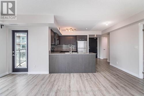 608 - 2152 Lawrence Avenue, Toronto, ON - Indoor Photo Showing Kitchen