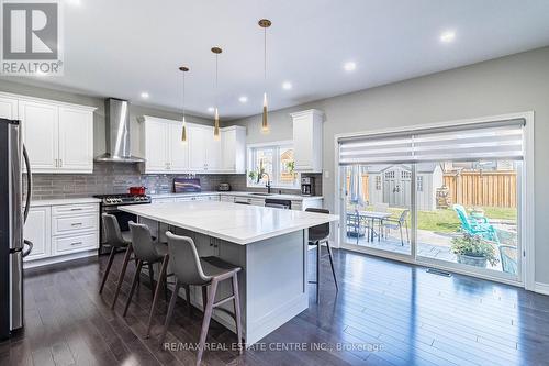 944 Larter Street, Innisfil, ON - Indoor Photo Showing Kitchen With Upgraded Kitchen