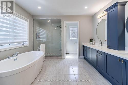 944 Larter Street, Innisfil, ON - Indoor Photo Showing Bathroom