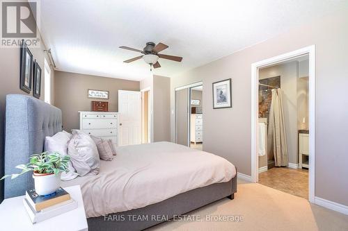 964 Corner Avenue, Innisfil, ON - Indoor Photo Showing Bedroom