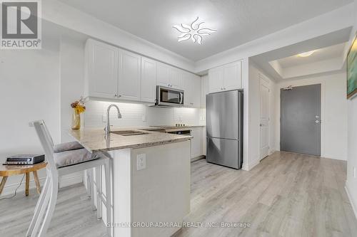 1111 - 9618 Yonge Street, Richmond Hill, ON - Indoor Photo Showing Kitchen With Stainless Steel Kitchen With Upgraded Kitchen