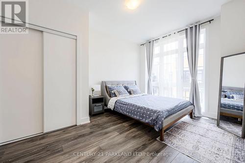 9 - 8 Sayers Lane, Richmond Hill, ON - Indoor Photo Showing Bedroom