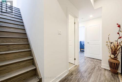 9 - 8 Sayers Lane, Richmond Hill, ON - Indoor Photo Showing Other Room