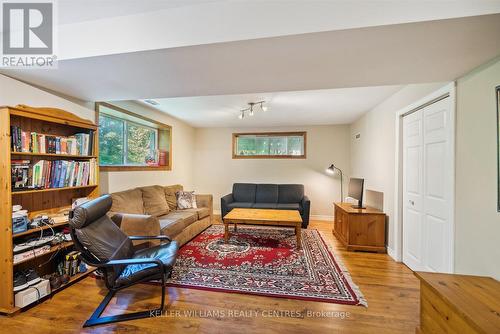 623 Varney Road, Georgina (Historic Lakeshore Communities), ON - Indoor Photo Showing Living Room