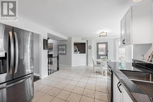 53 Priscilla'S Place, Barrie, ON - Indoor Photo Showing Kitchen