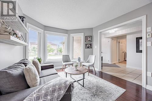 53 Priscilla'S Place, Barrie, ON - Indoor Photo Showing Living Room