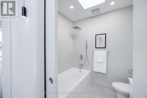 170 Alton Avenue, Toronto, ON - Indoor Photo Showing Bathroom