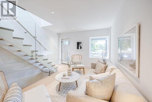170 Alton Avenue, Toronto, ON - Indoor Photo Showing Living Room