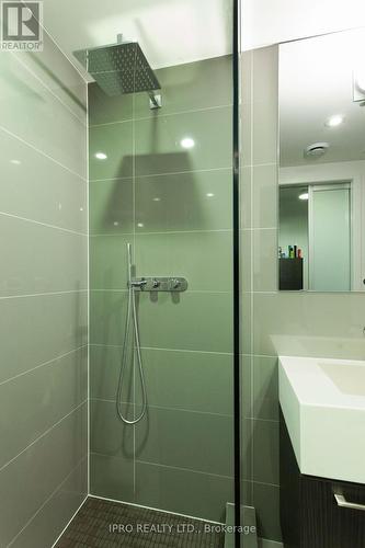560 King Street W, Toronto, ON - Indoor Photo Showing Bathroom