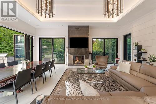 88 Forest Hts Boulevard, Toronto (St. Andrew-Windfields), ON - Indoor Photo Showing Living Room With Fireplace